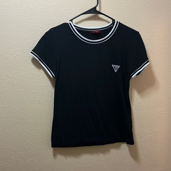 Guess black T-shirt. - Picture 1 of 1